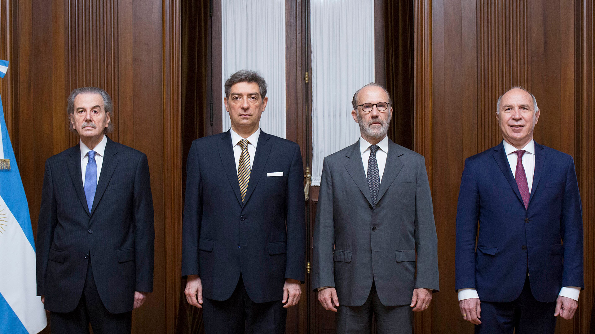 La Corte se reunió de urgencia tras la iniciativa para que los jueces paguen ganancias