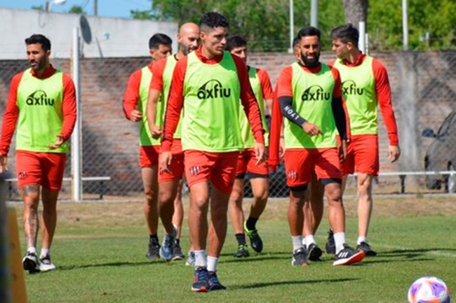 Facundo Sava prepara un equipo sin cambios en Patronato