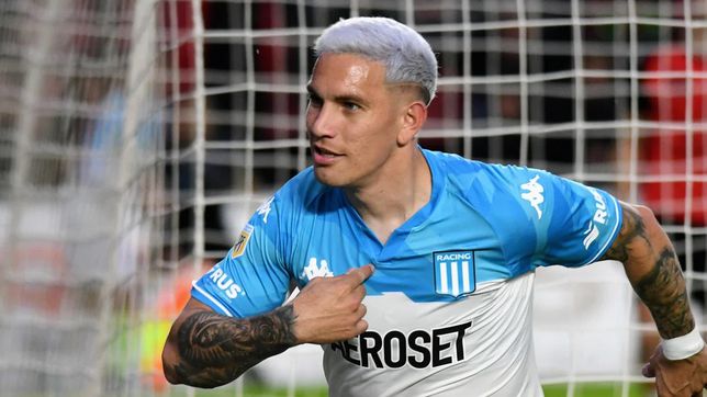 Racing venció a Colón y le dará pelea a Boca hasta el final Racing venció a Colón y le dará pelea a Boca hasta el final