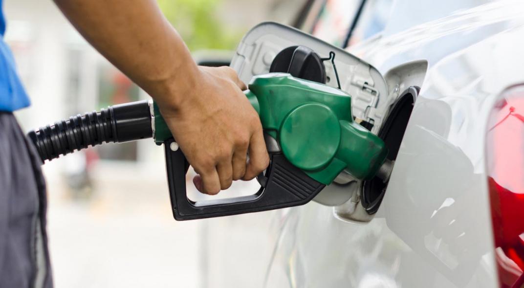 Gobierno confirma que habrá más aumentos de combustibles hasta fin de año