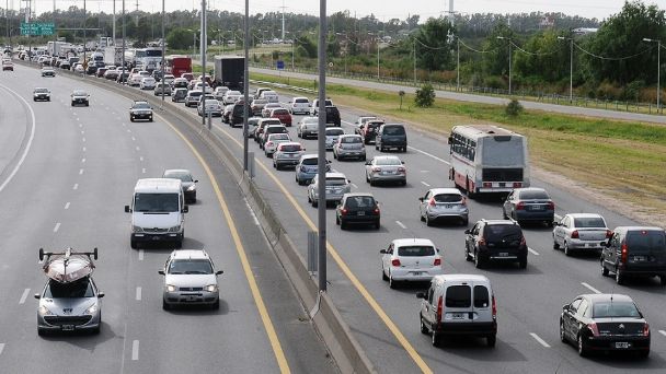 Dos millones de personas viajaron por el país durante el fin de semana largo Dos millones de personas viajaron por el país durante el fin de semana largo