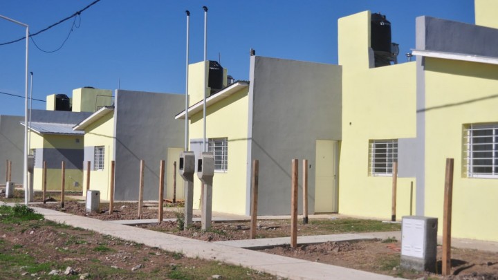 Este jueves se sortean 76 viviendas ejecutadas con recursos provinciales Este jueves se sortean 76 viviendas ejecutadas con recursos provinciales