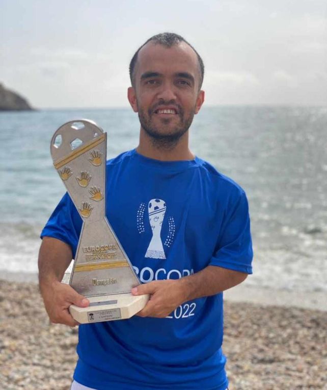 Ángel Ielpo campeón con la Selección de Talla Baja