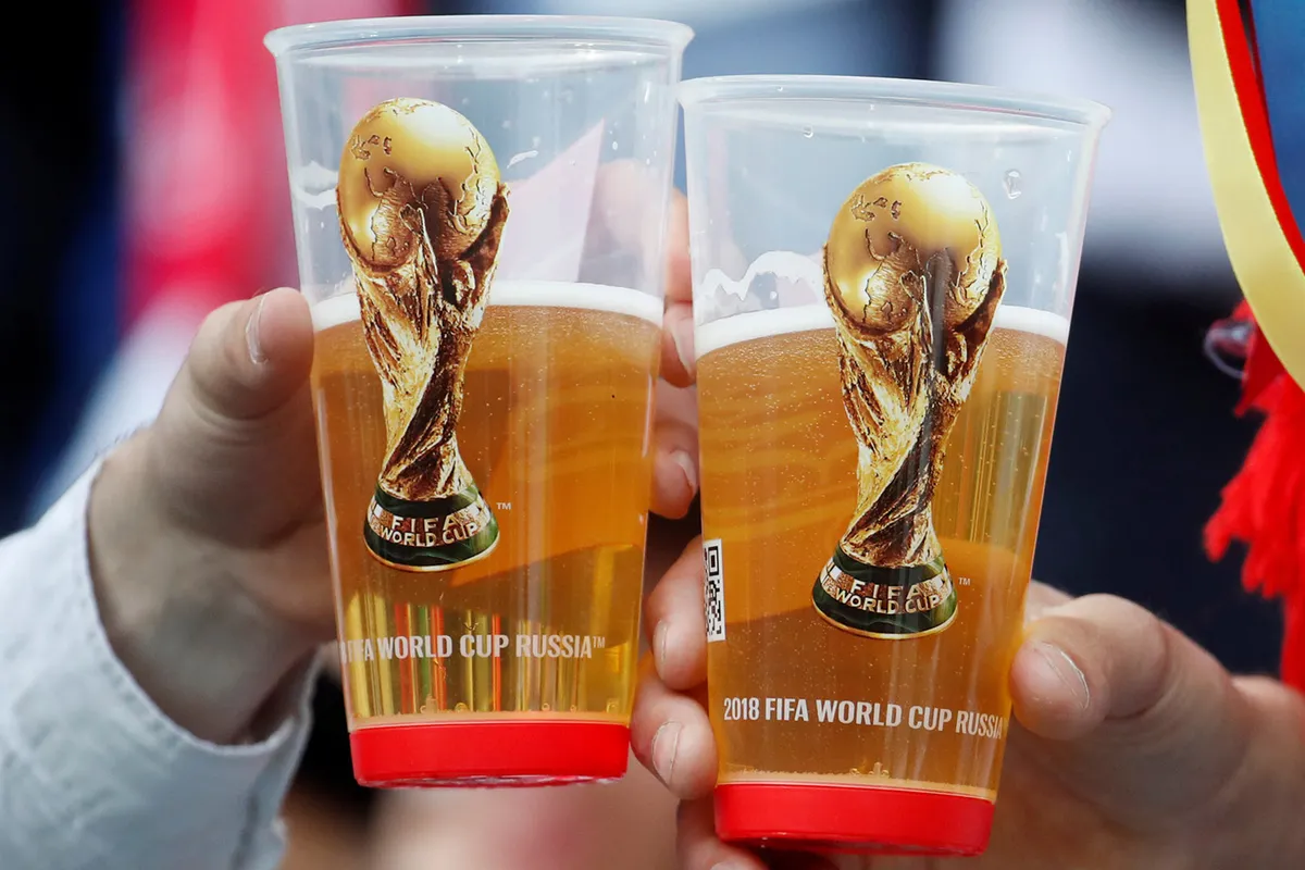 Mundial Qatar 2022: venderán alcohol para los hinchas y la cerveza costará 6 mil pesos Mundial Qatar 2022: venderán alcohol para los hinchas y la cerveza costará 6 mil pesos