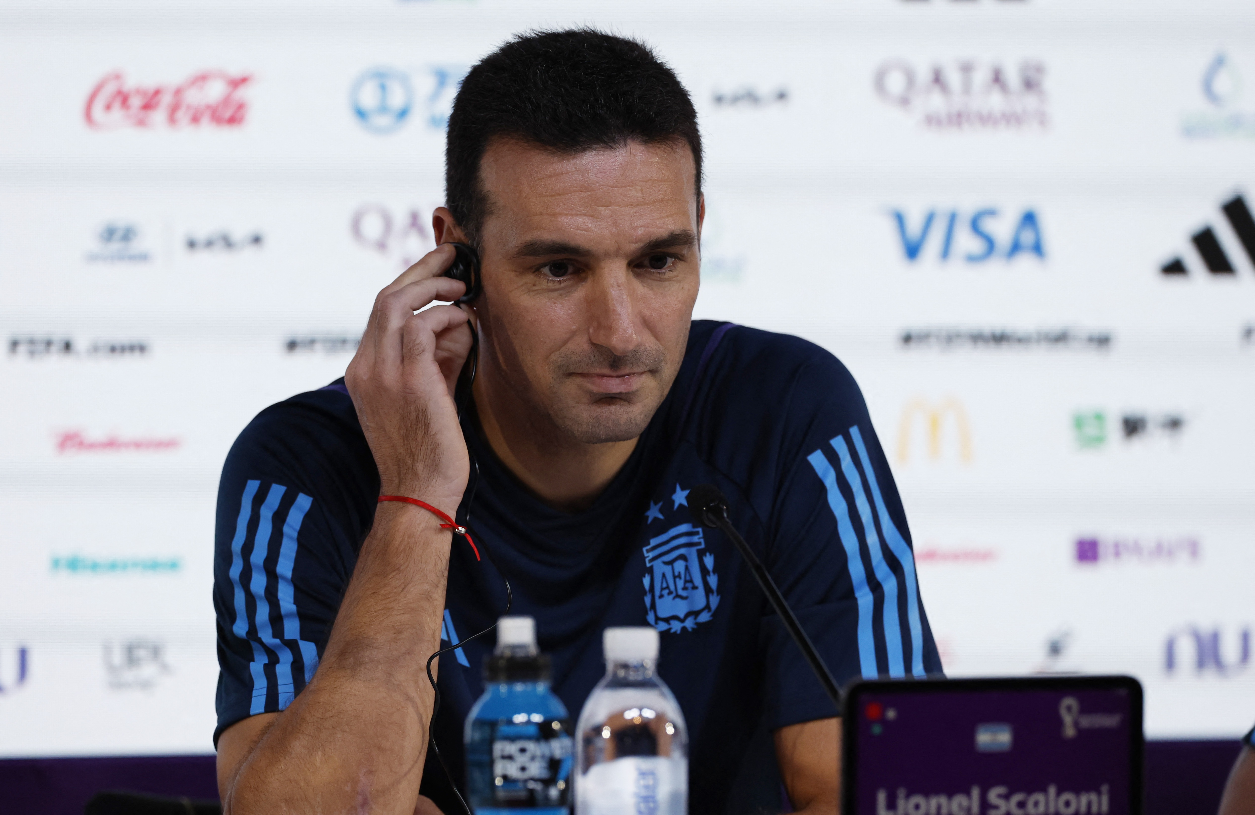 Scaloni en conferencia de prensa (REUTERS/Albert Gea)