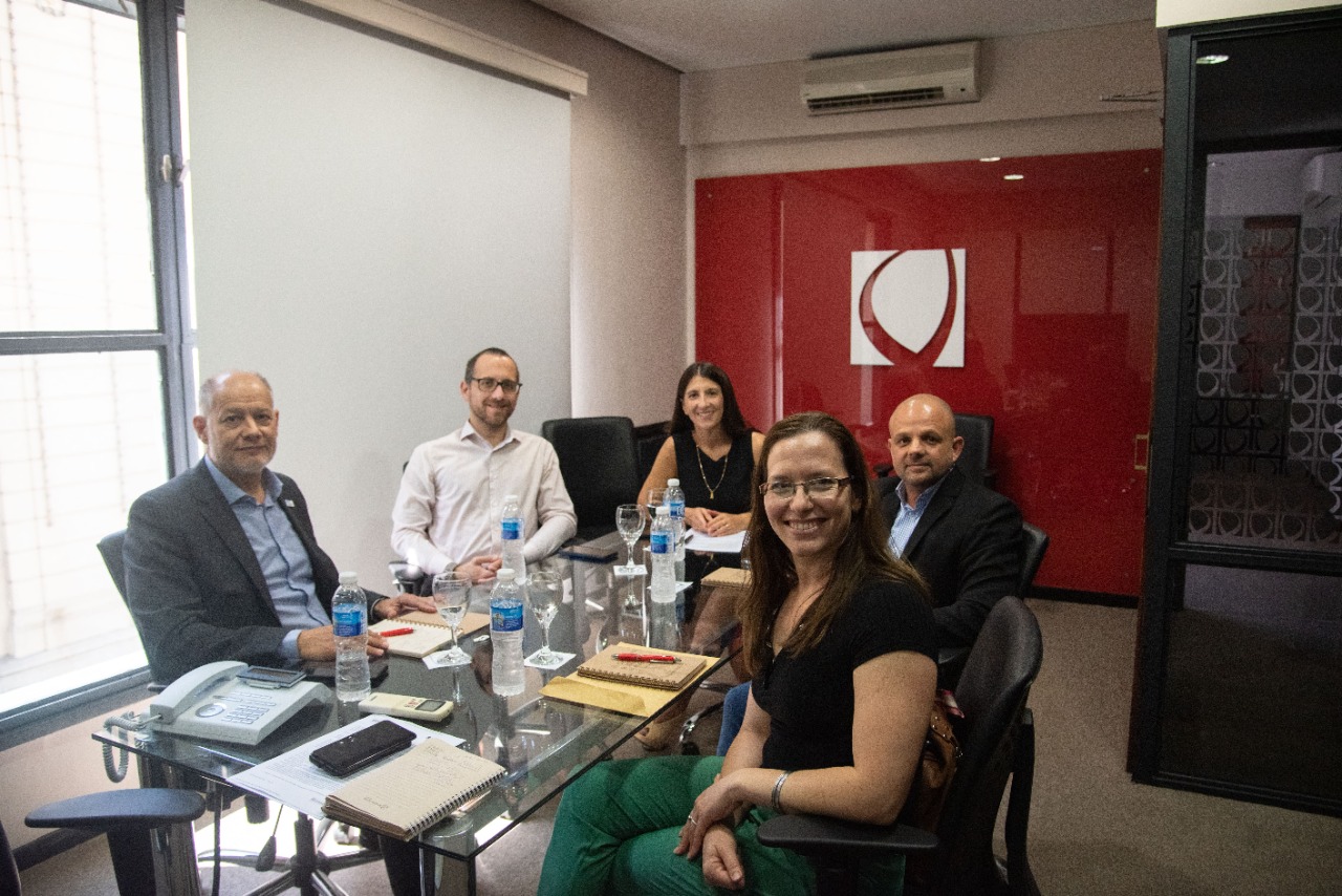 Fundación Banco Entre Ríos y UNER implementarán un proyecto para el manejo de residuos urbanos Fundación Banco Entre Ríos y UNER implementarán un proyecto para el manejo de residuos urbanos