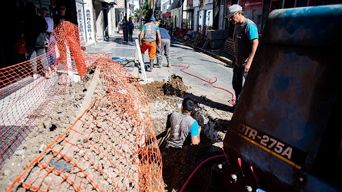 Por obras en la Peatonal, se interrumpe el suministro de agua este jueves en el centro Por obras en la Peatonal, se interrumpe el suministro de agua este jueves en el centro