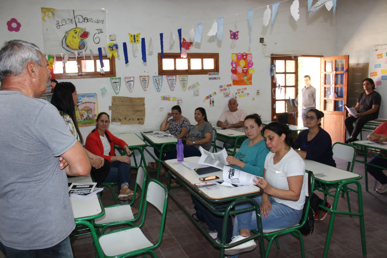 El Concejo Deliberante brindó un taller de elaboración de proyectos en la «Toma Nueva» El Concejo Deliberante brindó un taller de elaboración de proyectos en la «Toma Nueva»