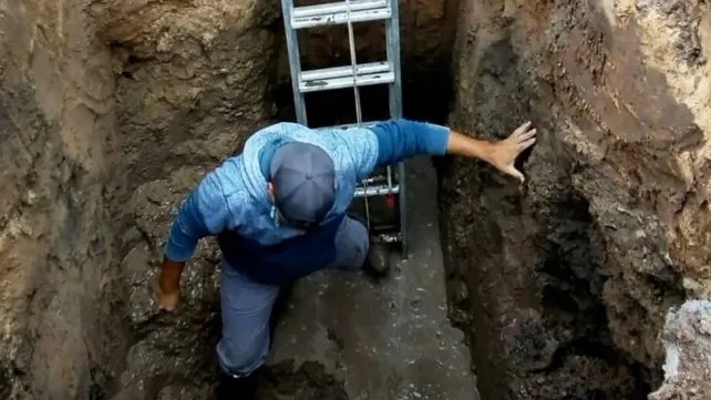 Este miércoles realizan un enlace de cañerías en calle General Espejo y Pedro Balcar Este miércoles realizan un enlace de cañerías en calle General Espejo y Pedro Balcar