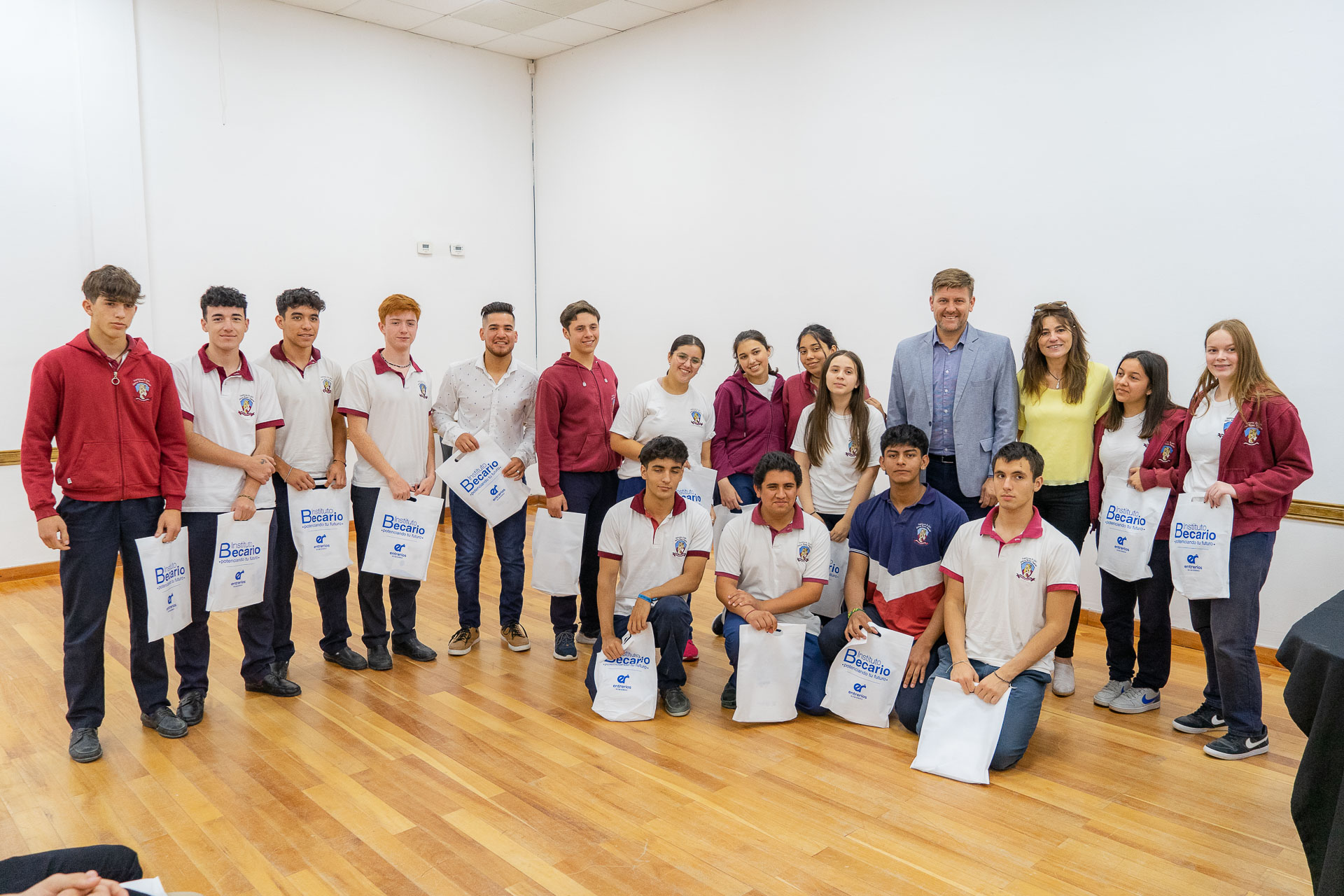 El Becario otorgó nuevas becas a estudiantes que representan a Entre Ríos a nivel nacional El Becario otorgó nuevas becas a estudiantes que representan a Entre Ríos a nivel nacional