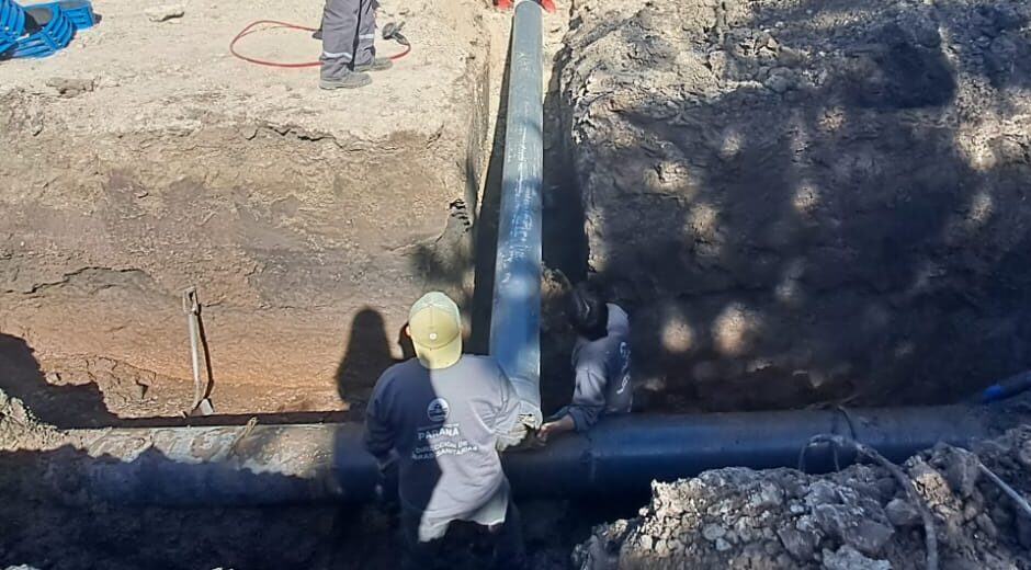 Realizan este jueves dos enlaces de cañerías maestras en el microcentro Realizan este jueves dos enlaces de cañerías maestras en el microcentro