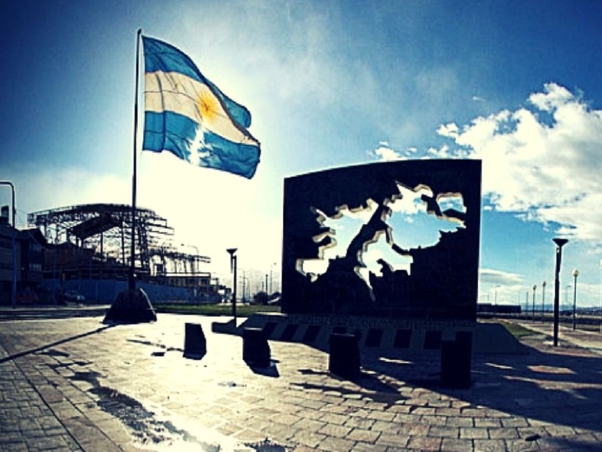 Dólar: los consumos de los argentinos en las islas Malvinas dejan de pagar Impuesto PAIS