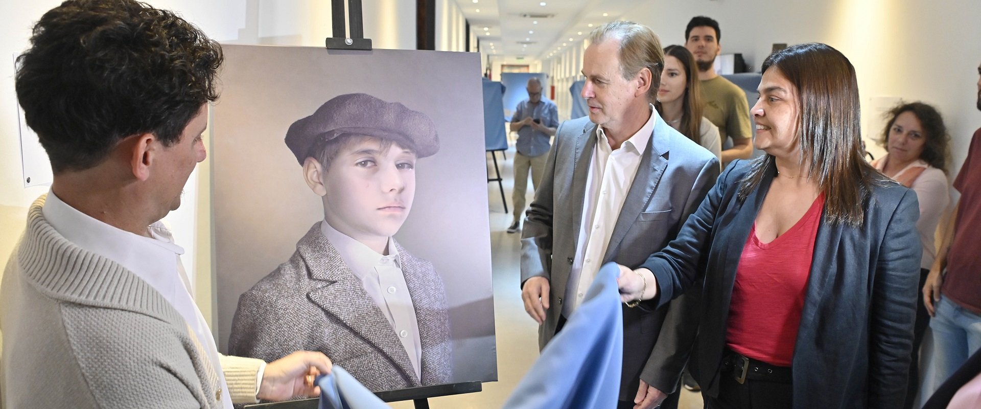 Bordet inauguró una muestra reconstructiva de la imagen de Urquiza Bordet inauguró una muestra reconstructiva de la imagen de Urquiza
