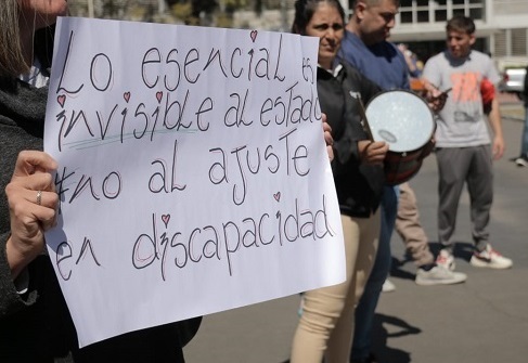Este martes prestadores y familiares de personas con discapacidad realizan una protesta en el Iosper Este martes prestadores y familiares de personas con discapacidad realizan una protesta en el Iosper