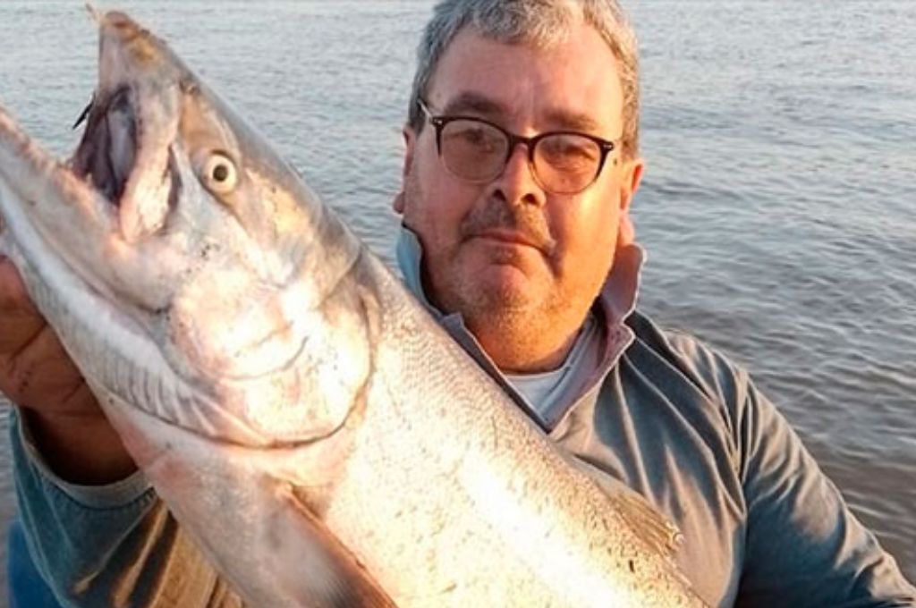 Proponen crear un sistema de monitoreo luego del hallazgo de salmón en el río Paraná