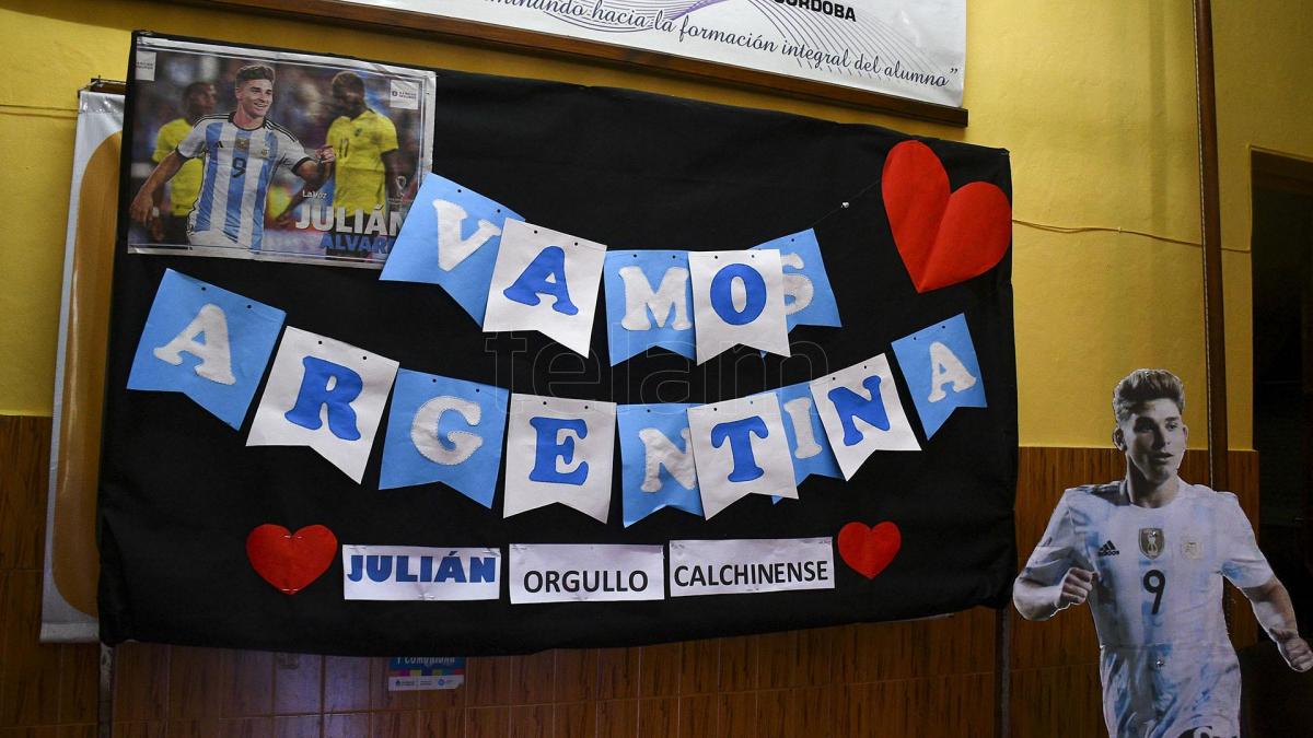 El dolo en los pizarrones de la escuela del pueblo Fotos Laura Lescano