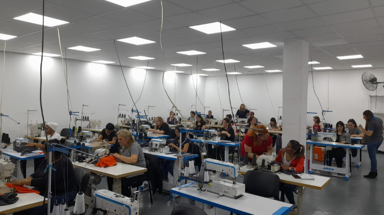Destacan la calidad del curso gratuito sobre manejo de máquinas textiles industriales