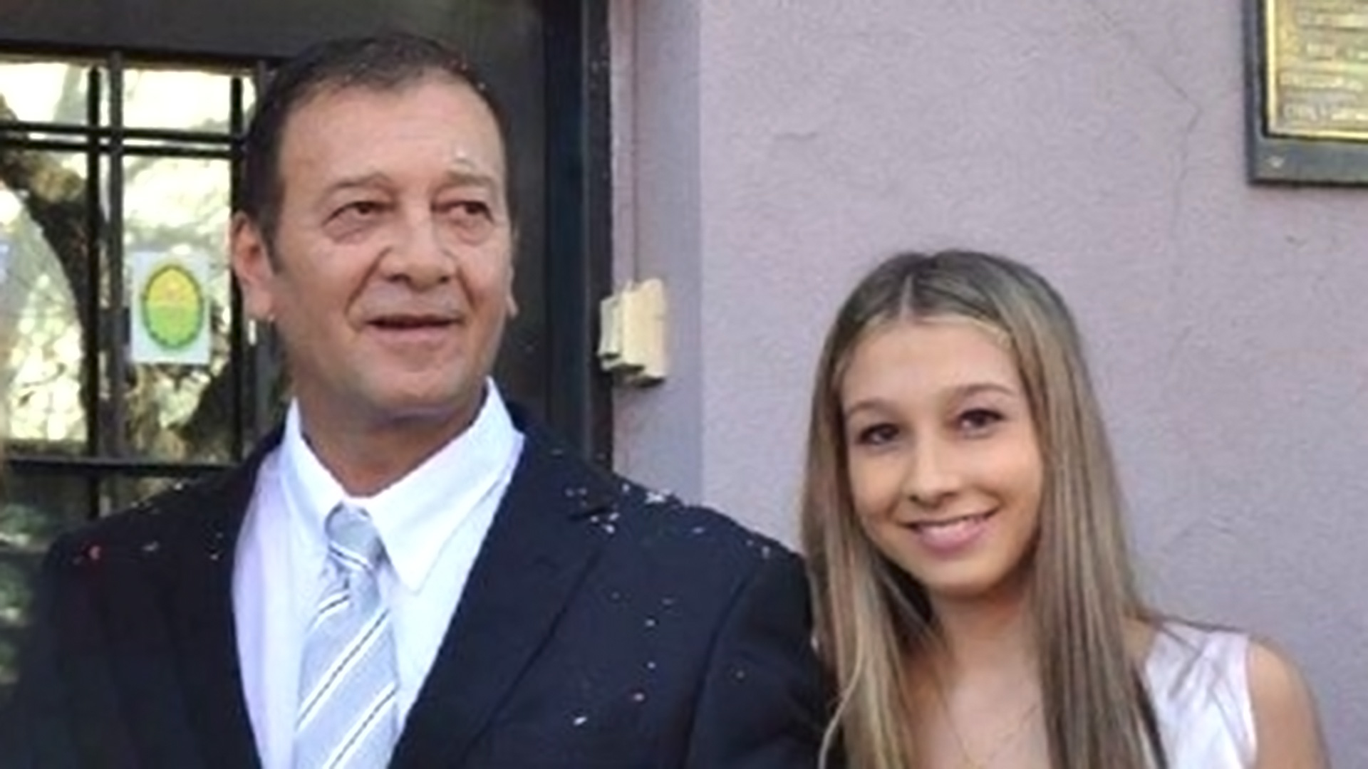 Nahir junto a su padre, el expolicía Marcelo Galarza. Según la joven, él mató a Pastorizzo, prometió hacerse cargo del crimen y no cumplió. Desde que echó a rodar esta versión no lo vió más