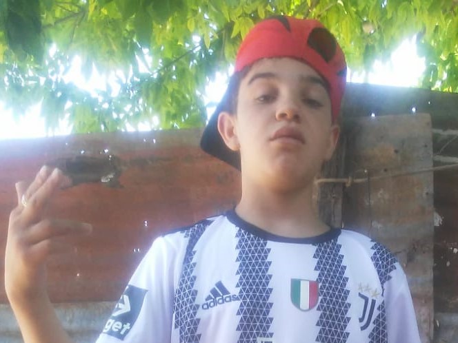 Buscan dar con el paradero de un menor que se escapó del Copnaf