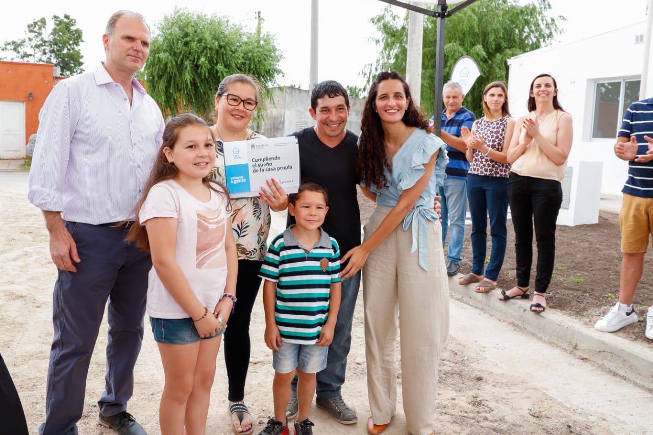 Valle María: más familias entrerrianas accedieron a la casa propia Valle María: más familias entrerrianas accedieron a la casa propia