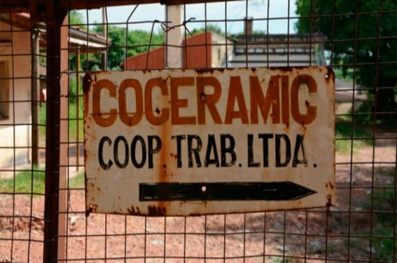 Vaciamiento y tragedia en la exfábrica de Coceramic Vaciamiento y tragedia en la exfábrica de Coceramic