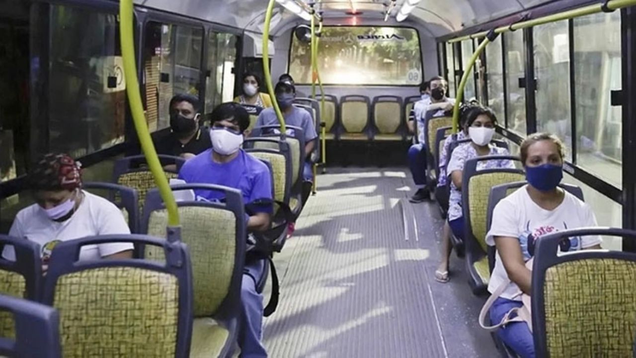 Recomiendan el uso de barbijos en el transporte público Recomiendan el uso de barbijos en el transporte público