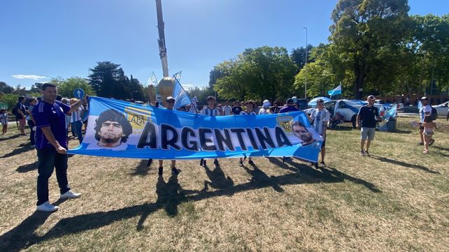 Acampe en inmediaciones de AFA