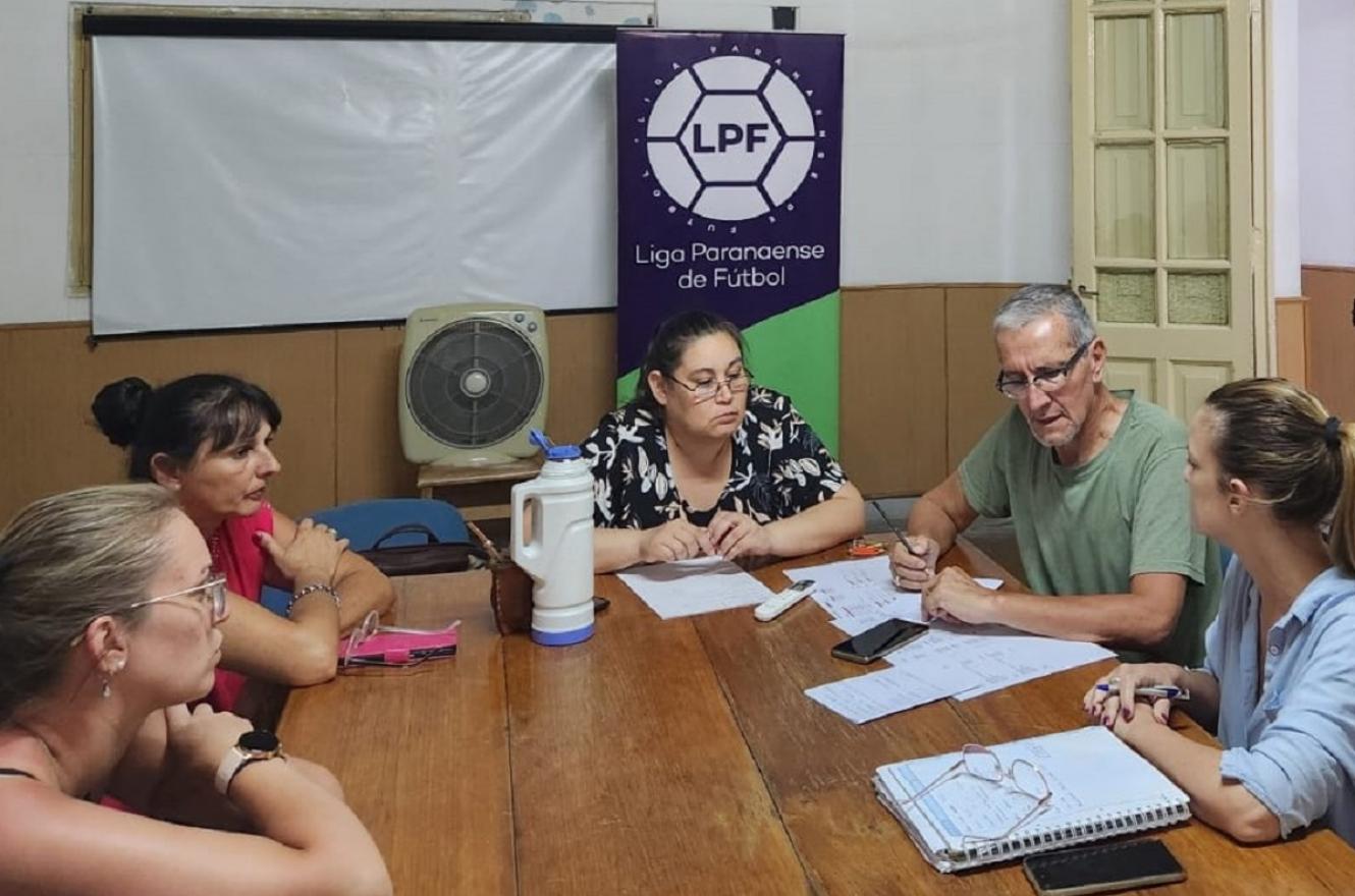 Fútbol femenino: Liga Paranaense y Paraná Campaña jugarán un torneo interligas Fútbol femenino: Liga Paranaense y Paraná Campaña jugarán un torneo interligas