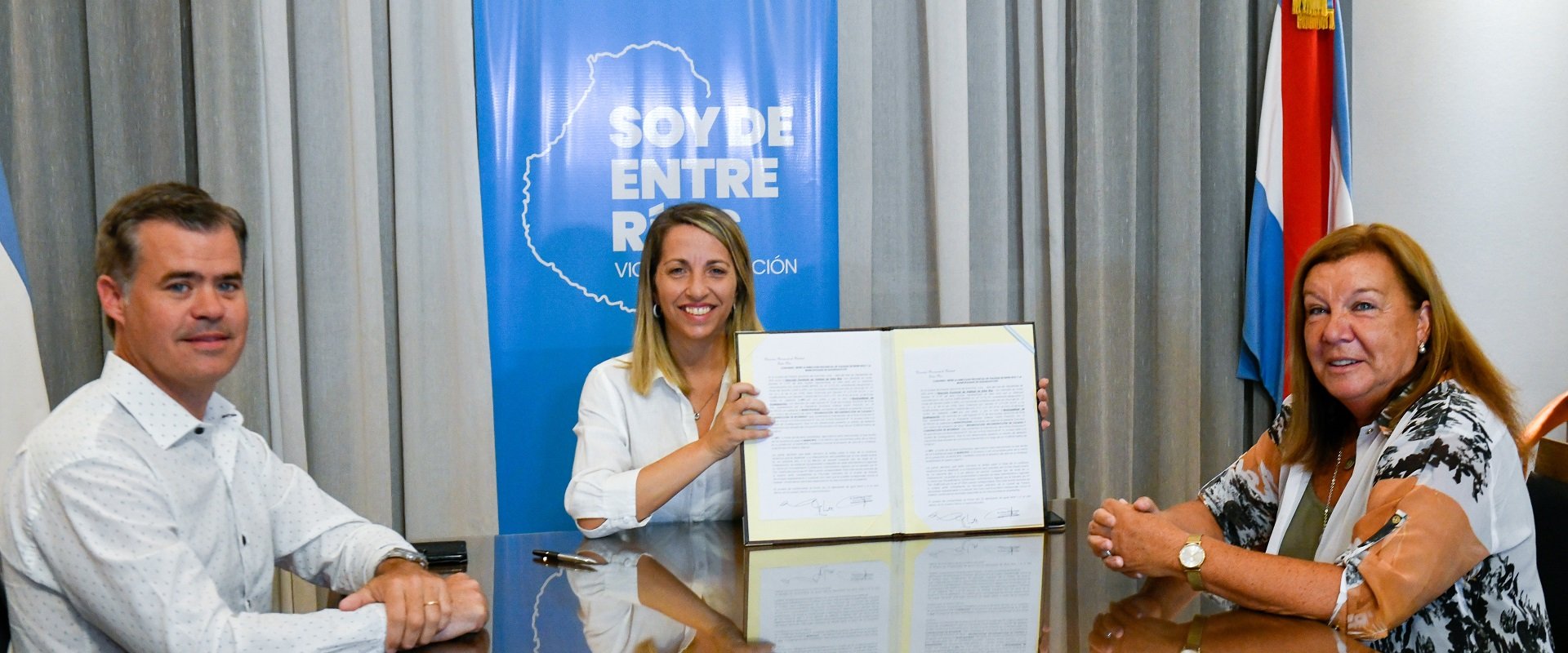 Firmaron el convenio para la reparación del acceso Norte a Gualeguaychú hasta ruta 136 Firmaron el convenio para la reparación del acceso Norte a Gualeguaychú hasta ruta 136