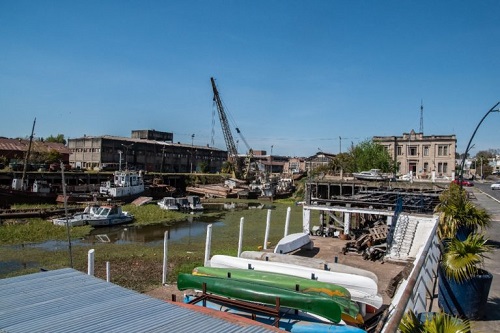 Advierten que “dejaron caer la zona del puerto de Paraná para entregársela al mercado inmobiliario” Advierten que “dejaron caer la zona del puerto de Paraná para entregársela al mercado inmobiliario”