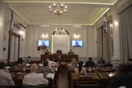 El Senado convirtió en Ley la creación de 1095 cargos para profesionales de la salud
