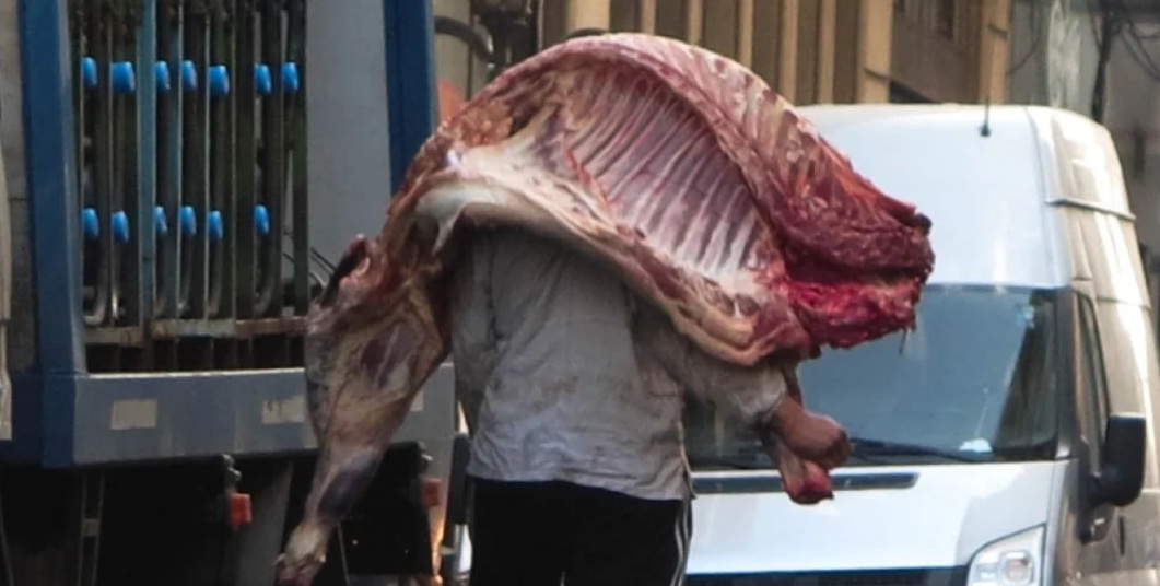 Gobierno dio marcha atrás y se mantiene comercialización de carne con media res