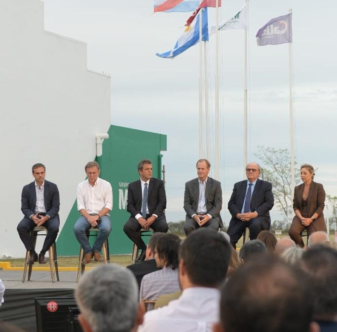 En un acto con Massa, Michel Y Bordet, la Aduana entregó donaciones por más de $ 25 millones En un acto con Massa, Michel Y Bordet, la Aduana entregó donaciones por más de $ 25 millones