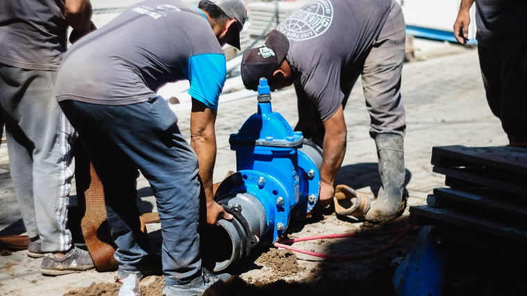 La Municipalidad renovó más de 30 kilómetros de cañerías distribuidoras de agua potable