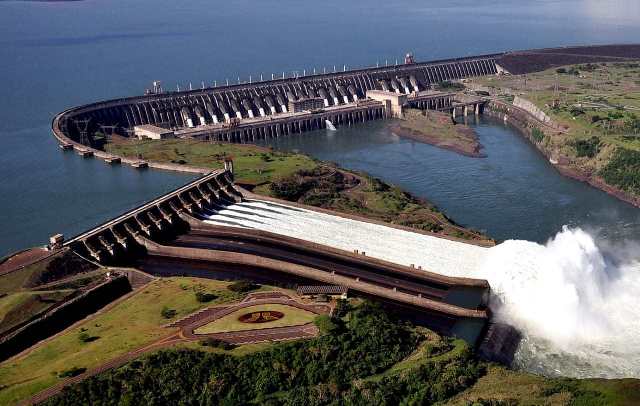 La represa Itaipú abrirá sus compuertas y mejoraría el caudal del Río Paraná