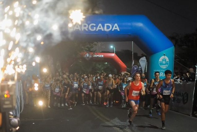 La Carrera Nocturna Ciudad de Paraná convocó a miles de personas La Carrera Nocturna Ciudad de Paraná convocó a miles de personas