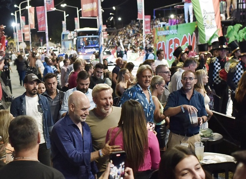 Rodríguez Larreta junto a Frigerio en Entre Ríos donde participaron del Carnaval de Concordia entre otras actividades Rodríguez Larreta junto a Frigerio en Entre Ríos donde participaron del Carnaval de Concordia entre otras actividades