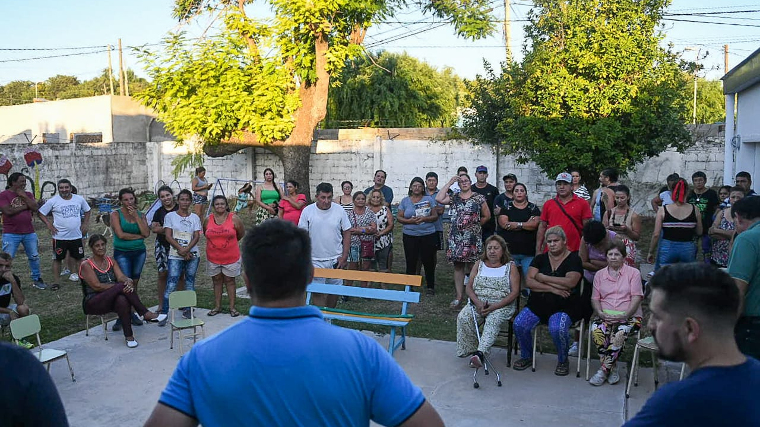 Comienzan los trabajos de bacheo y repavimentación en calle Los Chanas Comienzan los trabajos de bacheo y repavimentación en calle Los Chanas