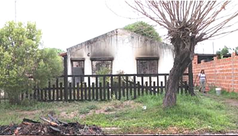 Incendio destruyó una vivienda en San Benito Incendio destruyó una vivienda en San Benito