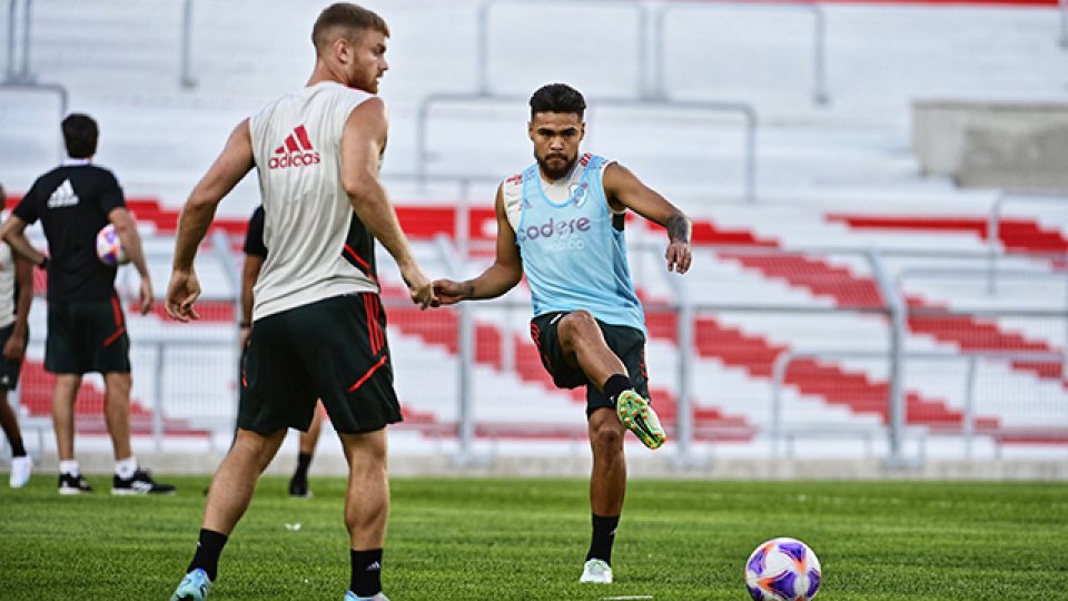 River entrenó en el Monumental y Demichelis probó el equipo para el domingo