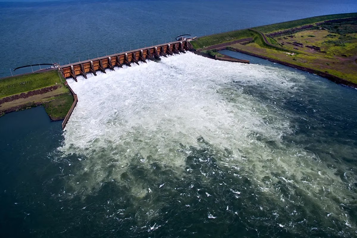 La represa Yacyretá alcanzó su potencia máxima La represa Yacyretá alcanzó su potencia máxima