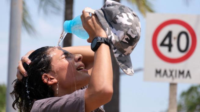 Si sentís calor, pensá que «estas olas son las más frescas del resto de nuestra vida» Si sentís calor, pensá que «estas olas son las más frescas del resto de nuestra vida»