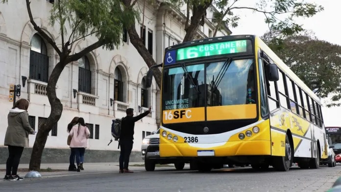 Rige un aumento del 20% en el transporte interurbano en Santa Fe Rige un aumento del 20% en el transporte interurbano en Santa Fe