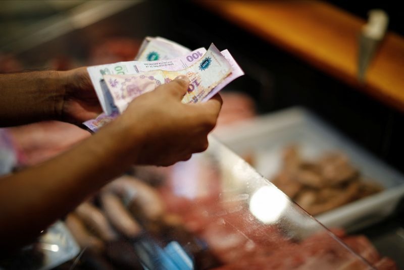 Cuáles son los consumos que la mayoría restringe para llegar a fin de mes