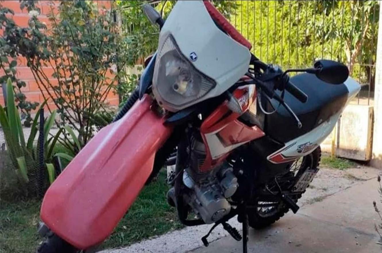 Robaron una moto del interior de una casa y se llevaron hasta el picaporte Robaron una moto del interior de una casa y se llevaron hasta el picaporte