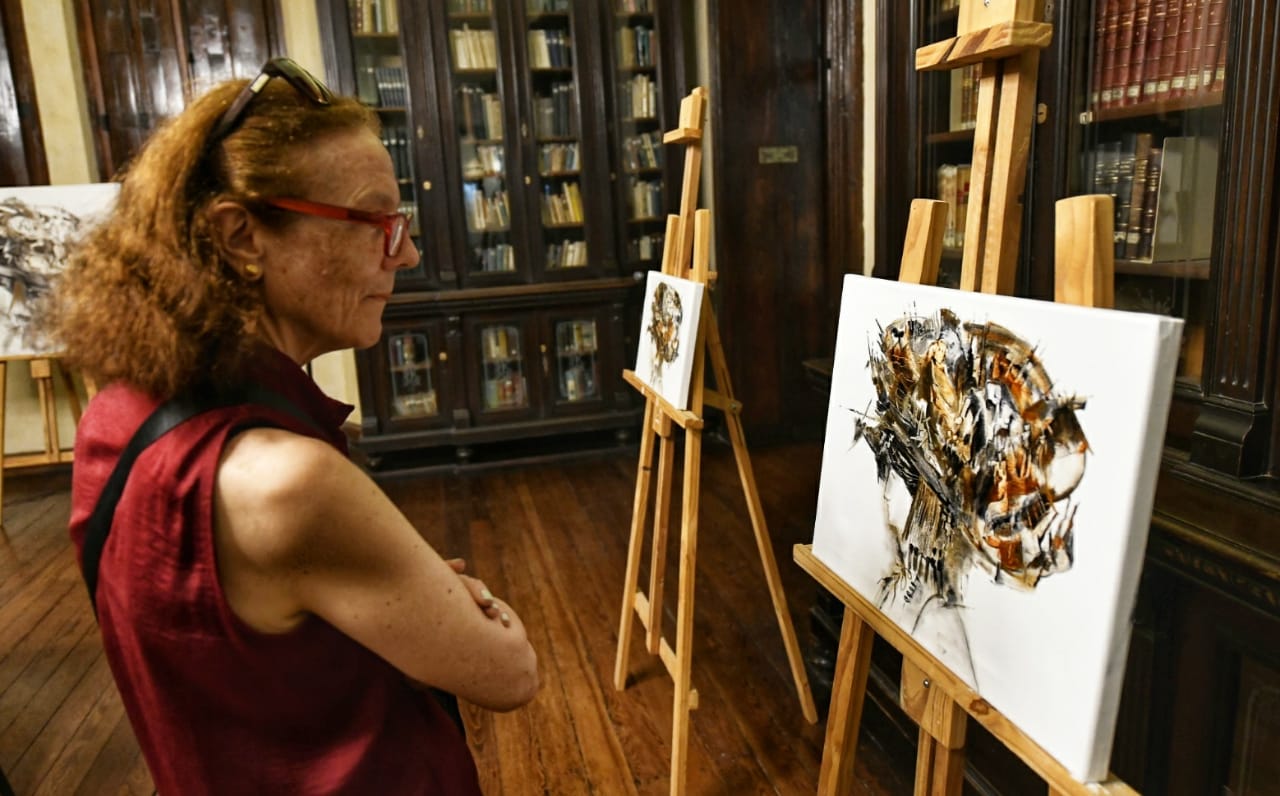 Se inauguró la muestra de Olga Noya en el Salón de los Pasos Perdidos