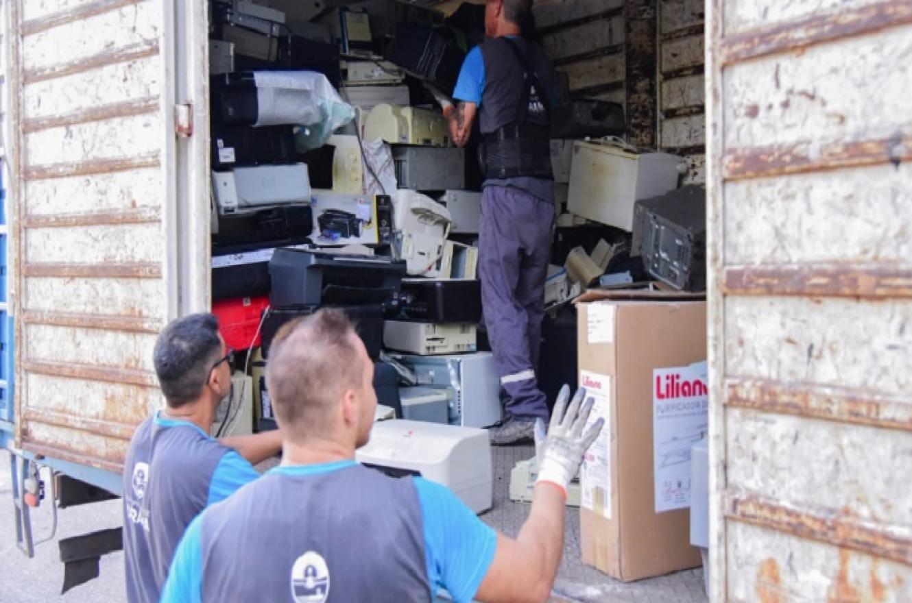 Continúa el trabajo de reciclaje de residuos tecnológicos en Paraná