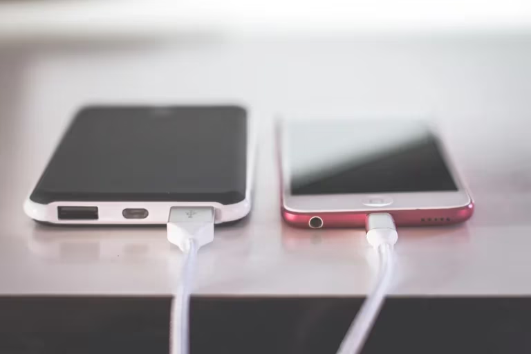 Por qué no usar estaciones gratuitas de carga para celulares Por qué no usar estaciones gratuitas de carga para celulares