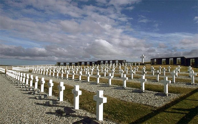 Argentina reclama a Reino Unido avanzar con identificación de caídos en Malvinas Argentina reclama a Reino Unido avanzar con identificación de caídos en Malvinas