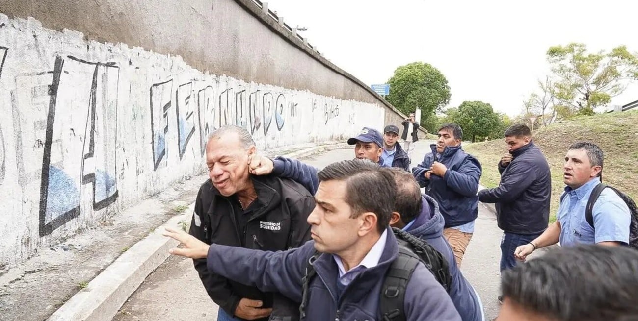 Detuvieron a dos colectiveros por la agresión a Sergio Berni